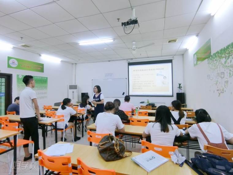 广州祈方英语口语培训费用解析 好学校平台的透明化选择
